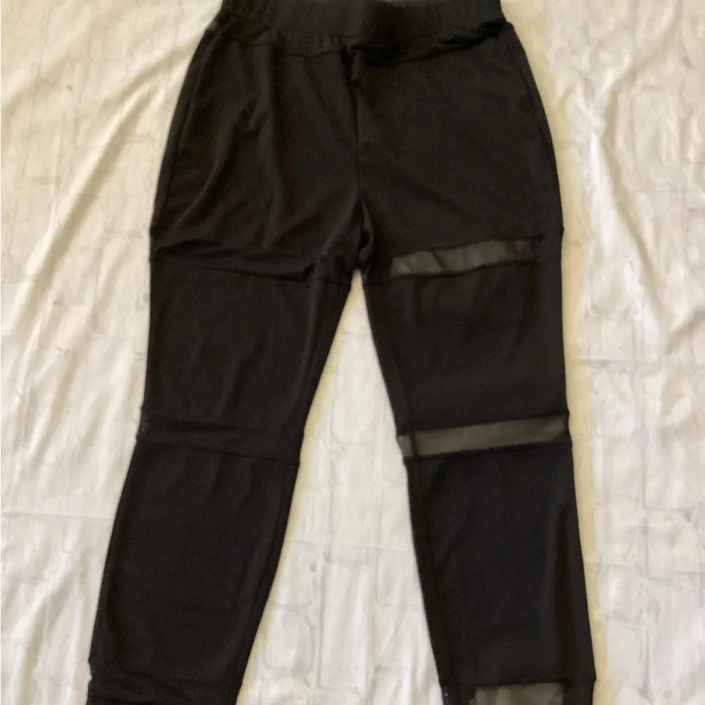 Mesh-Panel Leggings